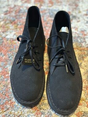 Clarks Men’s Black Suede Chukka Boots